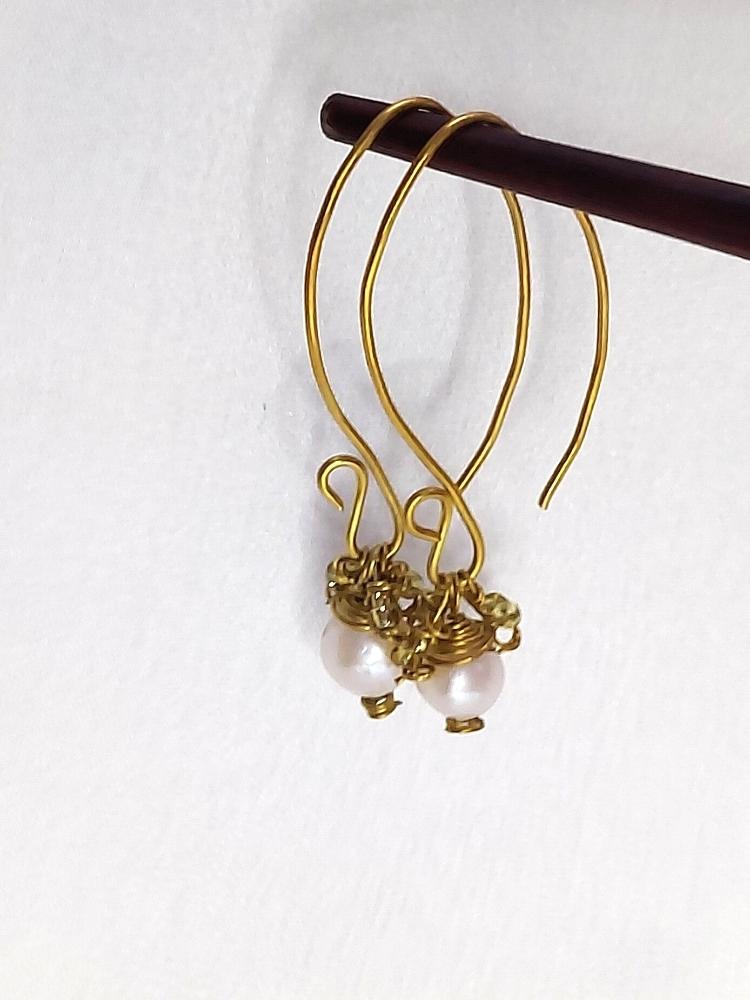 Wire wrapped pearl handmade earring