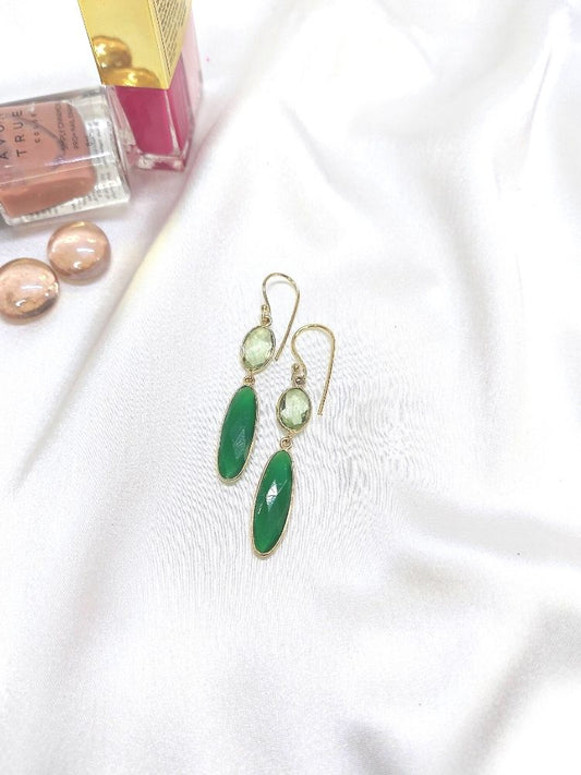 Green onyx and quartz earrings