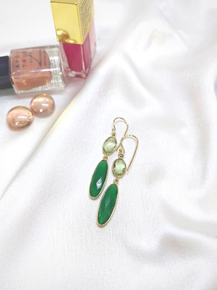 Green onyx and quartz earrings